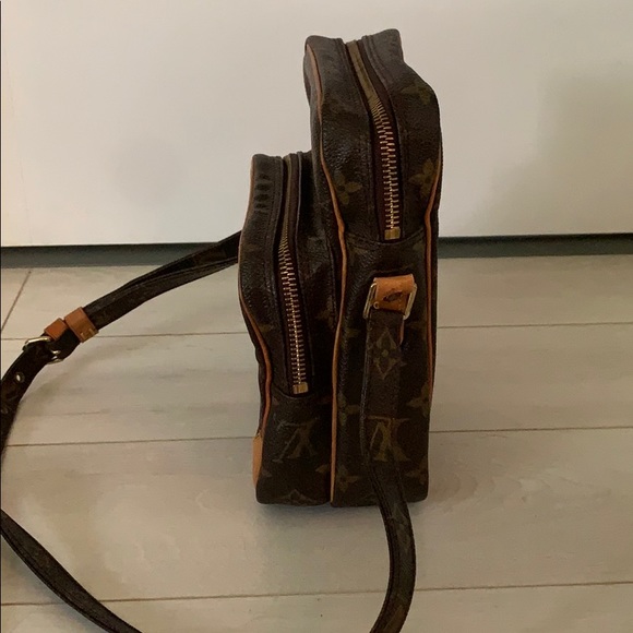 Authentic Louis Vuitton Amazone with strap - Picture 4 of 11